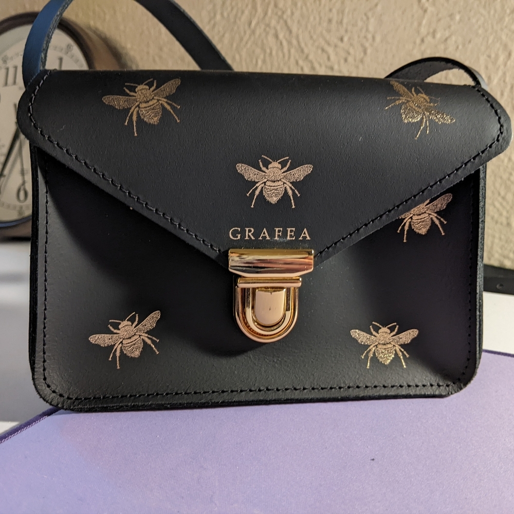 Bee cross body bag